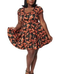 Collectif Zita Skater Dress In Pumpkins And Cats Print Winter