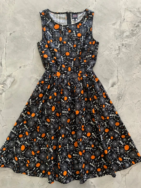 Retrolicious Vintage Dress In Glow In The Dark Dancing Bones Skeleton Print 5 Retrolicious Vintage Dress In Glow In The Dark Dancing Bones Skeleton Print