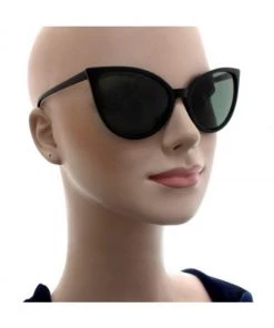 Kiss Eyewear Gloria Classic Thin Retro Frame Cat's Eye Sunglasses In White Accessories